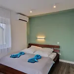 Villa Field6 *