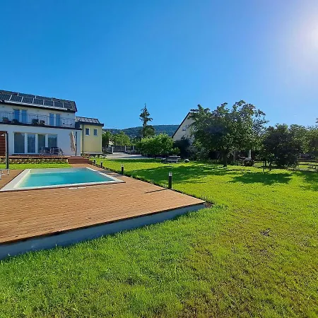 Villa Field6 *